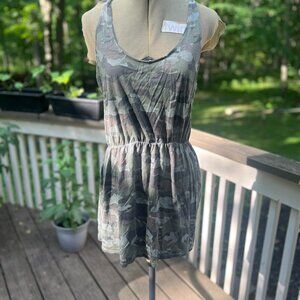 Old Navy Camo Tank Dress Cinched Waist Women’s M (Modified Tee Dress)